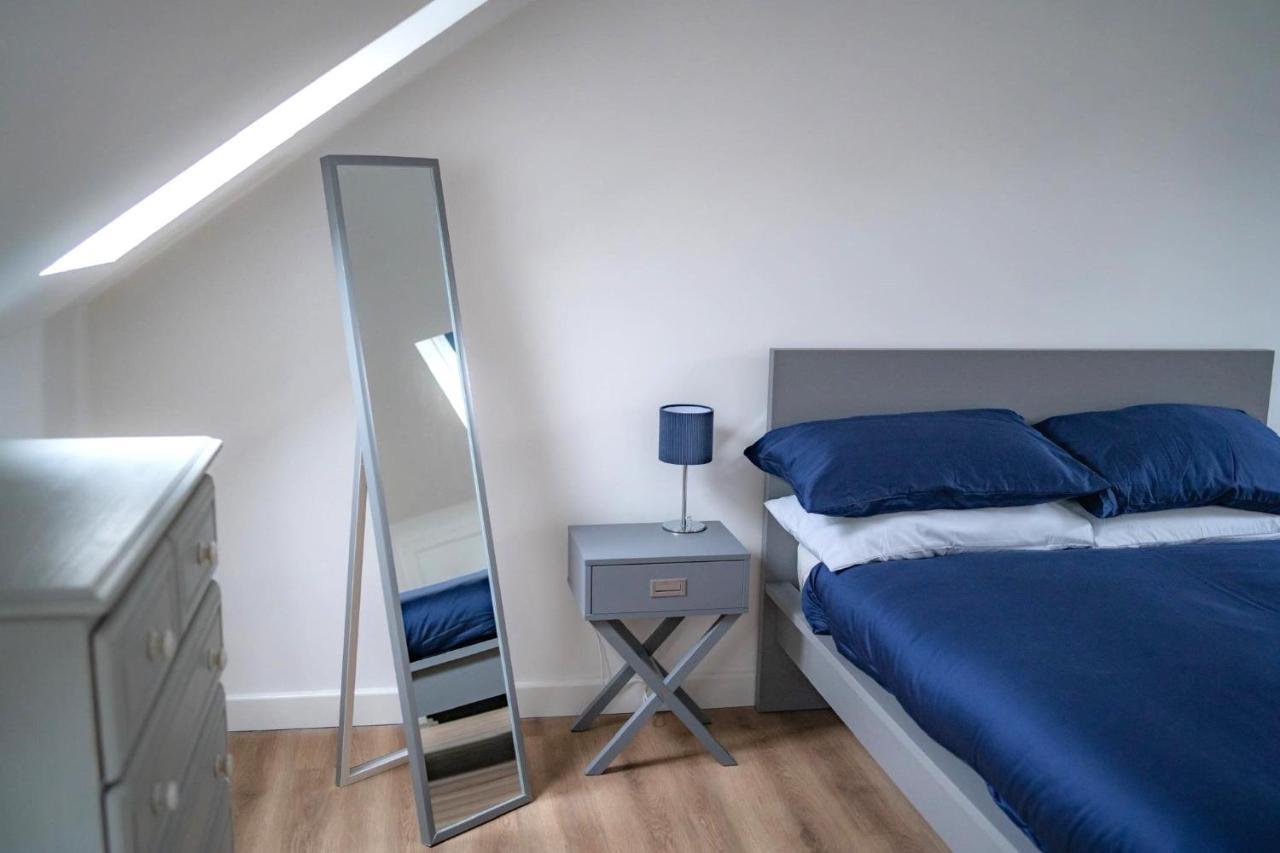 The Red House Modern Stylish Home From Home Walking Distance To Cardiff Bay And City Centre With Parking Экстерьер фото